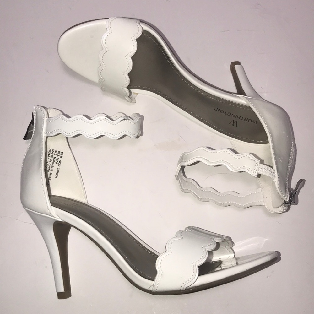 🌻$15🌻 NWT (Box) Worthington white pumps
